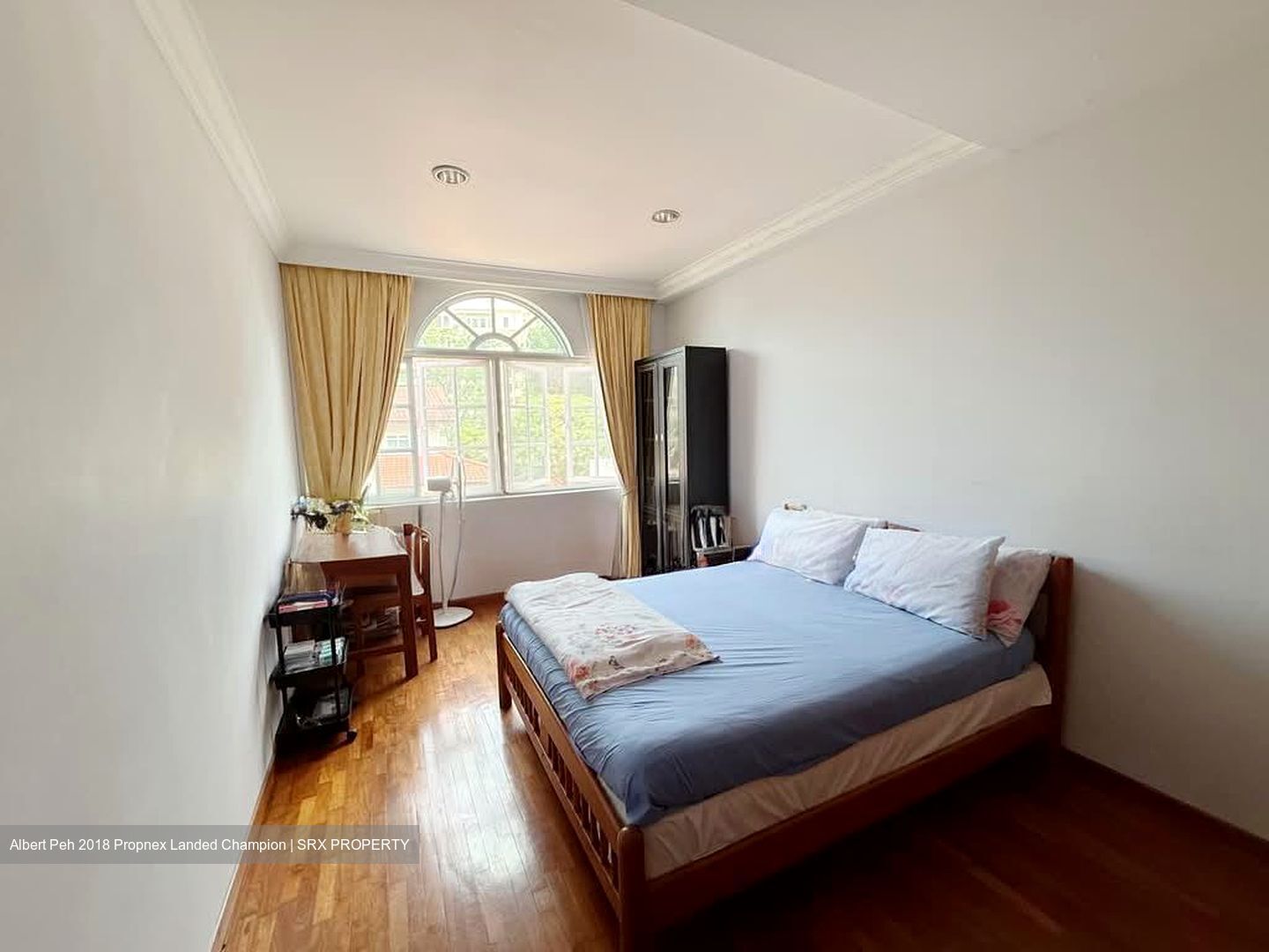 Mayflower Gardens (D20), Terrace #568077191